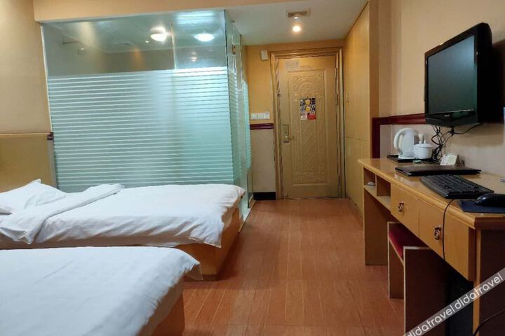 Huating Business Hotel