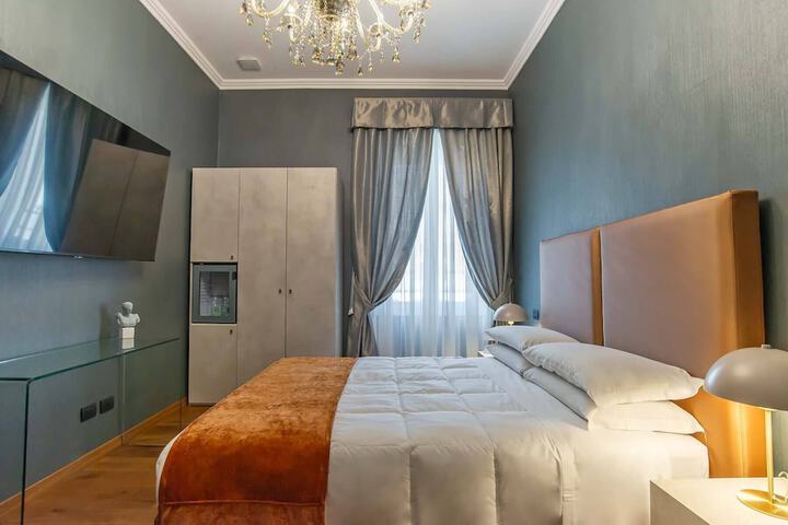 Room 28 of 97