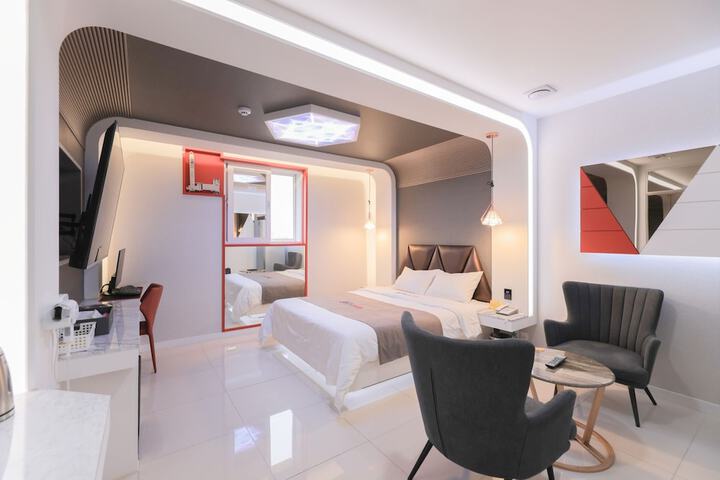 Room 6 of 69