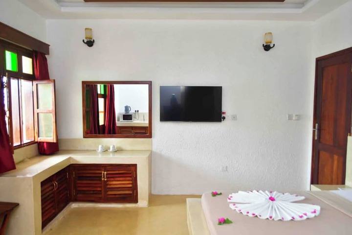 Room 14 of 35
