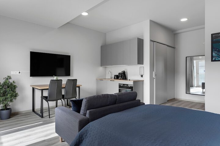 Room 12 of 25