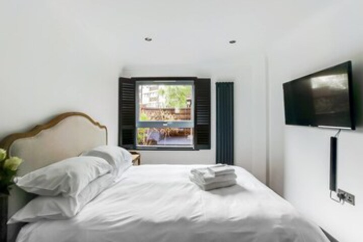 Room 8 of 22