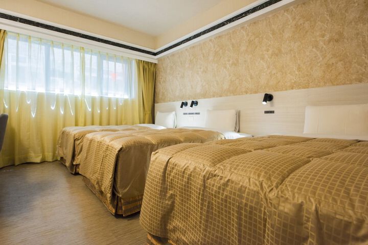 Room 14 of 80