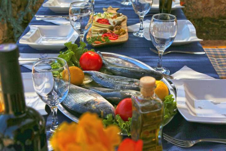 Dining 43 of 90