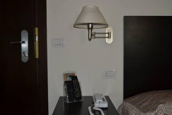 Room 11 of 52