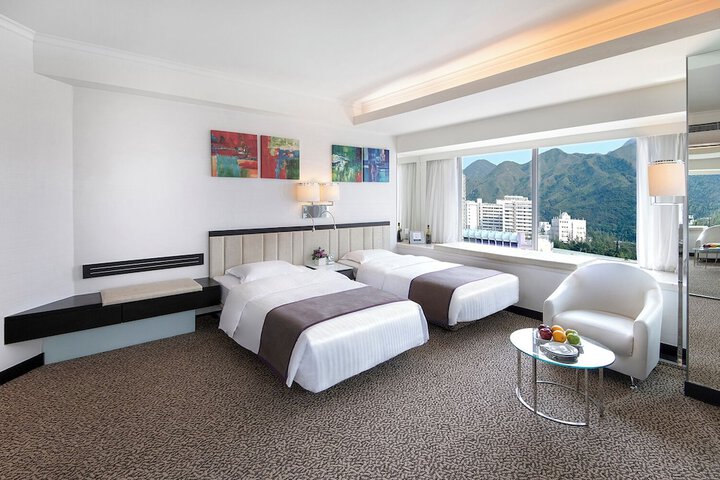Room 35 of 106