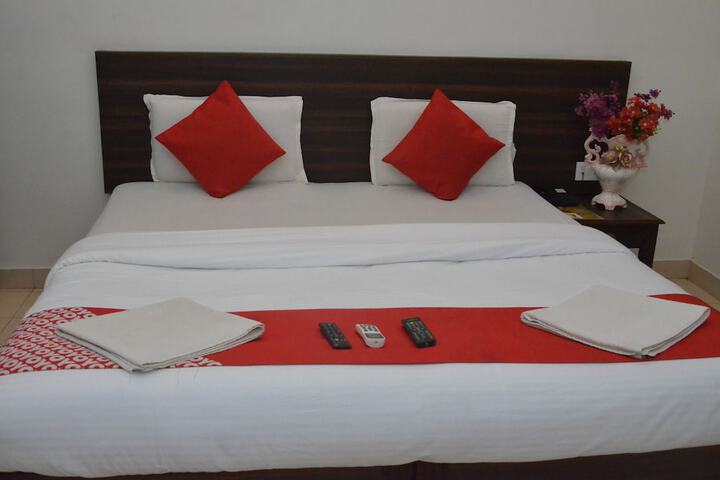 Room 9 of 26