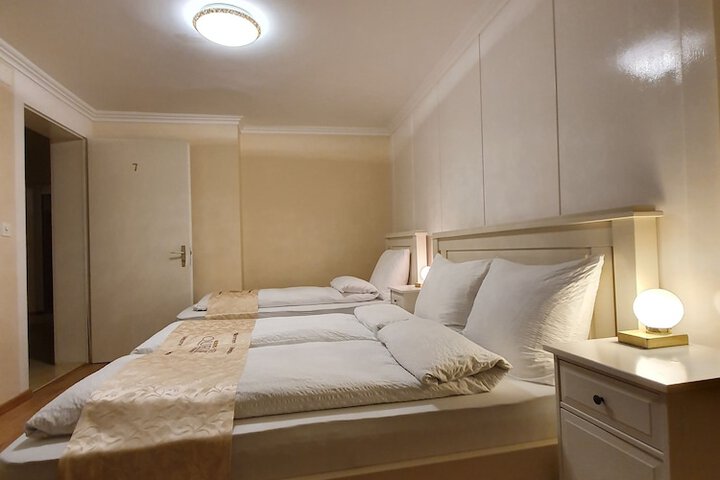 Room 23 of 266