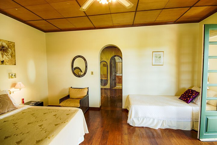 Room 2 of 5