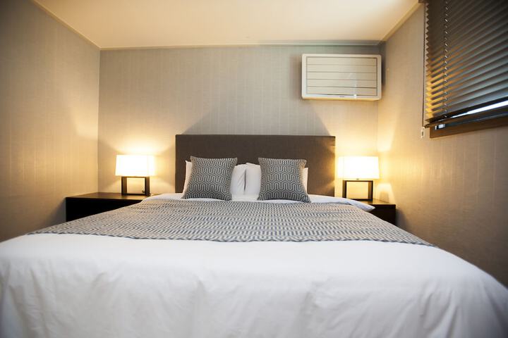 Room 42 of 119