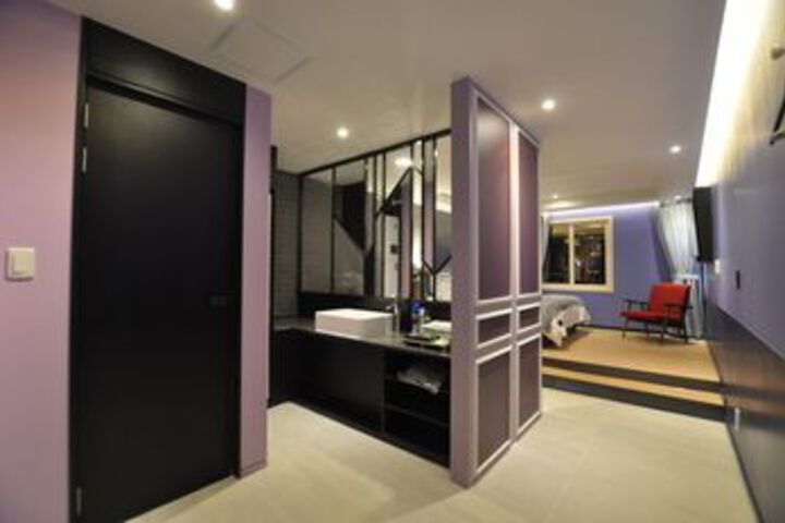 Room 21 of 76