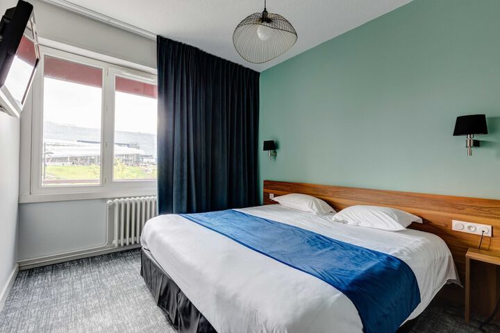 Room 28 of 50