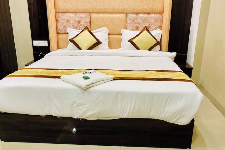Room 14 of 24