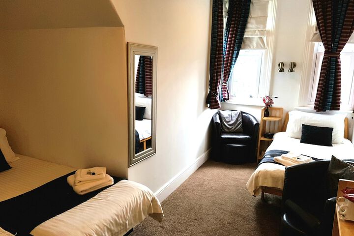 Room 13 of 73