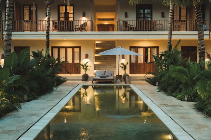 Pool 41 of 56