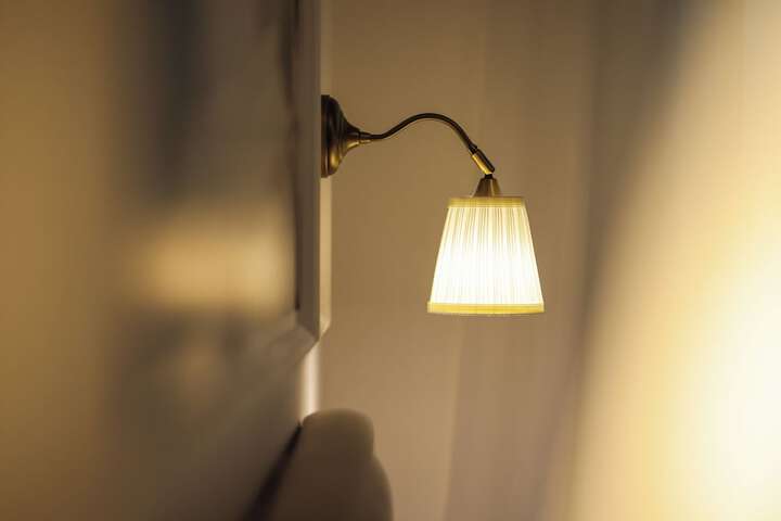 Room 5 of 102
