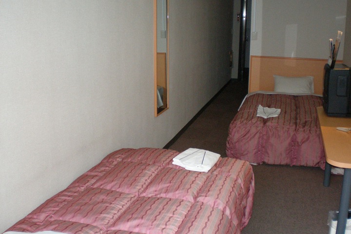 Room 8 of 40