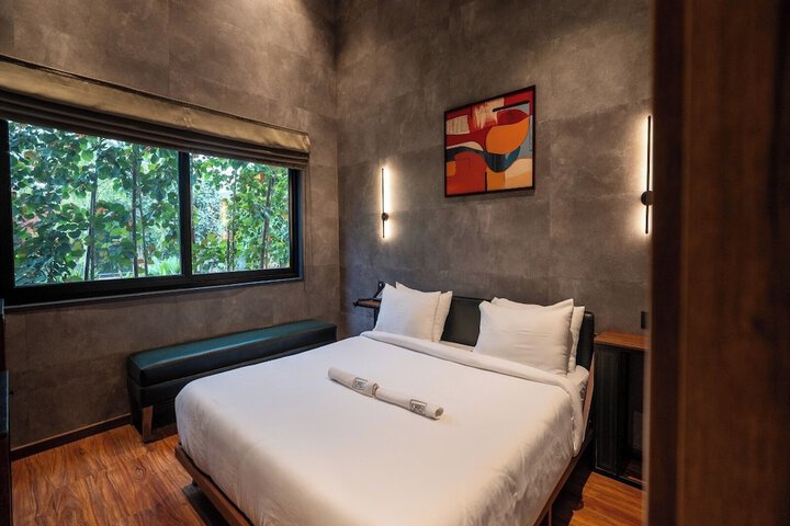 Room 17 of 60