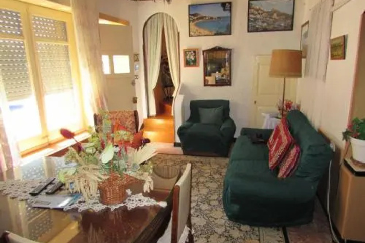 Room 4 of 11