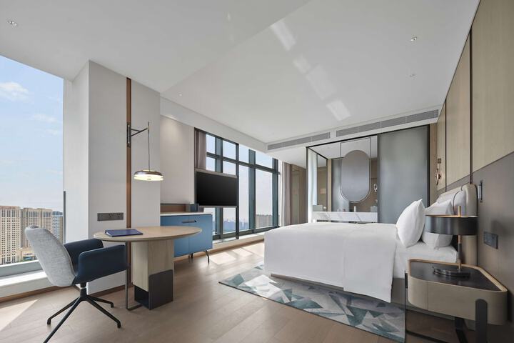 Room 11 of 51