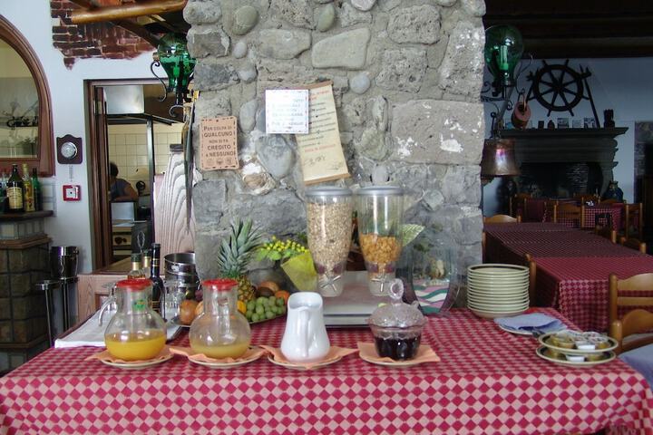 Breakfast area