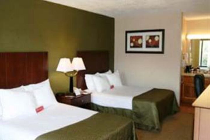 Room 6 of 24