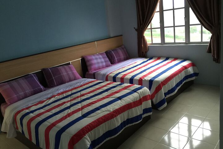 Room 7 of 33