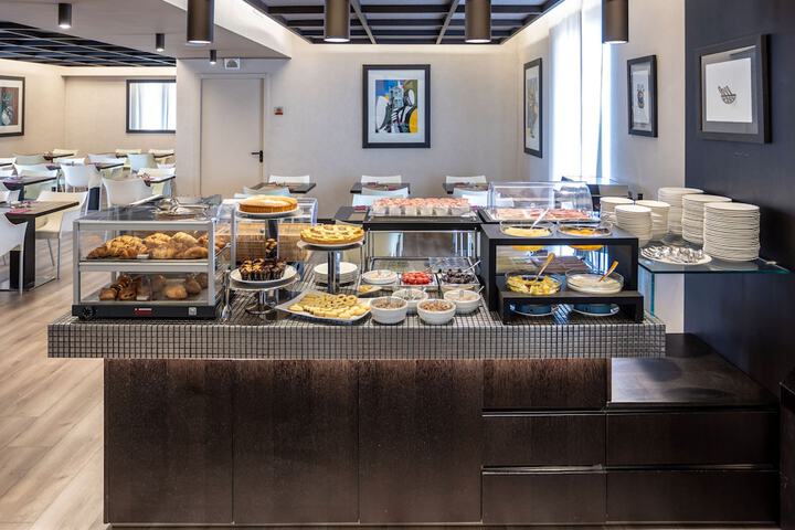 Breakfast area