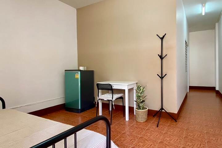 Room 12 of 40