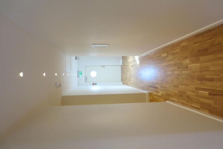 Room 15 of 34