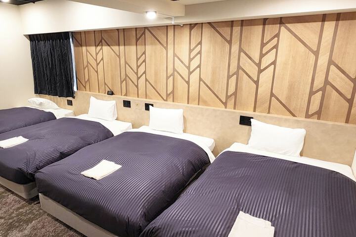 Room 13 of 28
