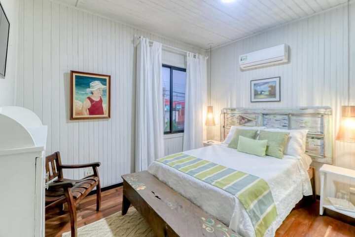 Room 4 of 21