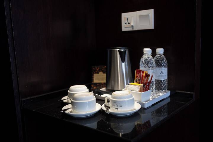 Lounge 37 of 71