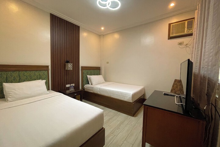 Room 27 of 70