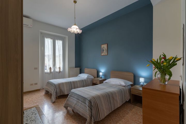 Room 10 of 50