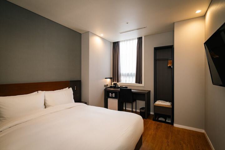 Room 14 of 57