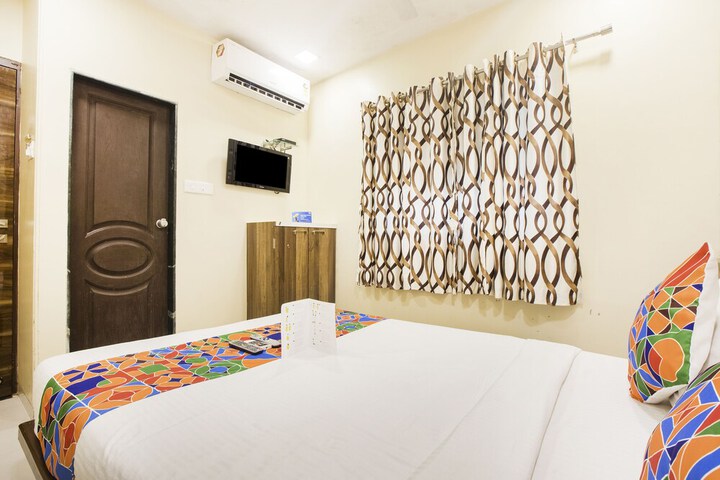 Room 12 of 25