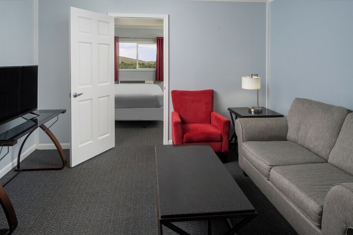 Room 5 of 15