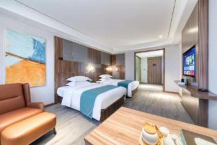 Room 9 of 9