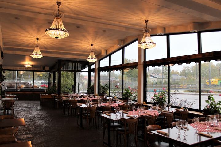 Dining 97 of 140