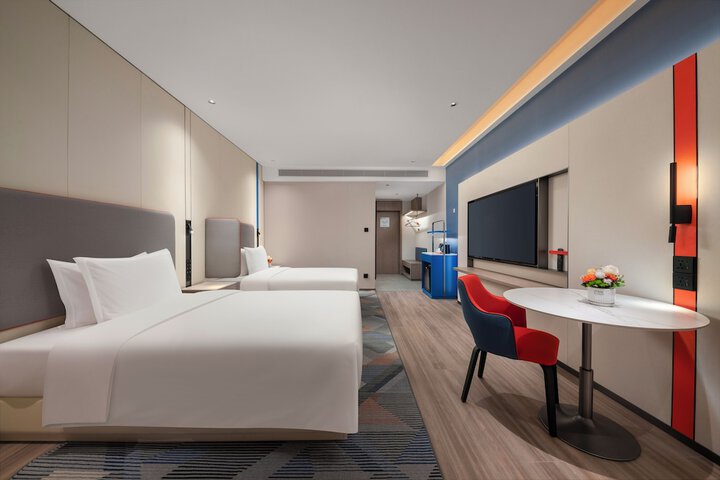 Room 28 of 43