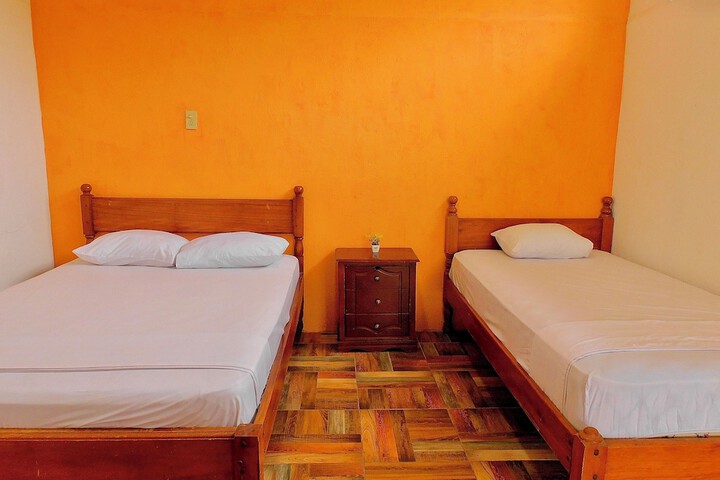 Room 6 of 93