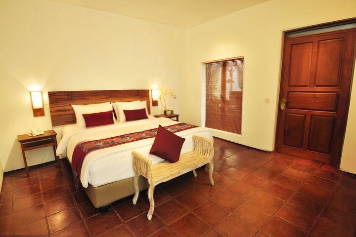 Room 10 of 42