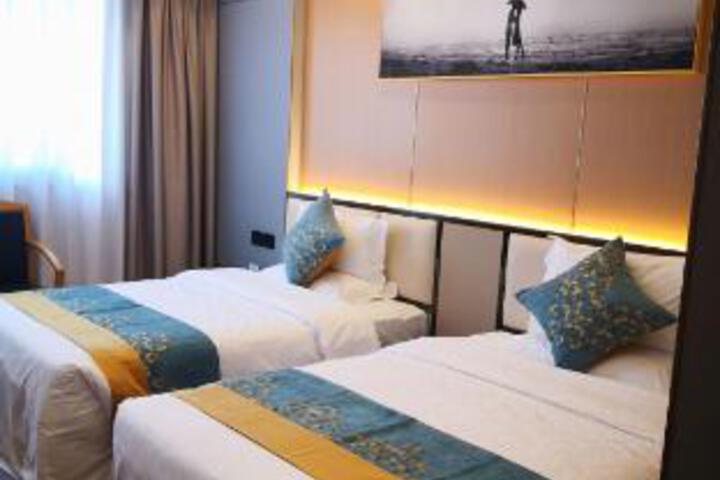 Room 21 of 21