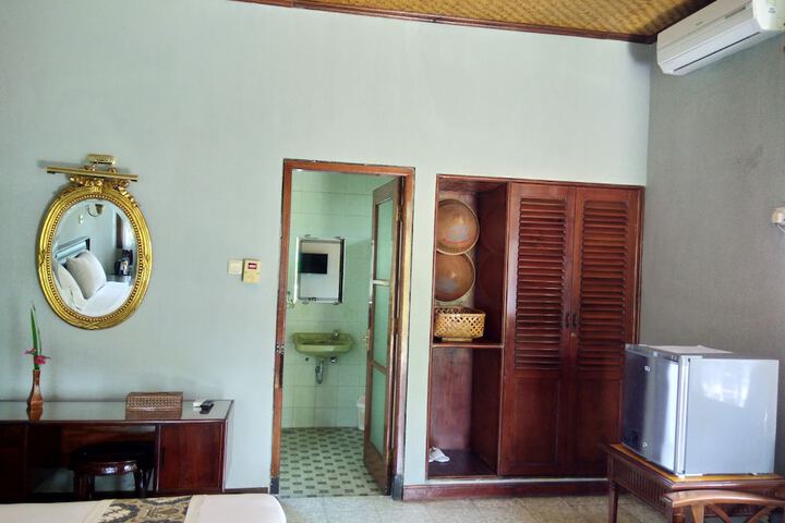 Room 11 of 81