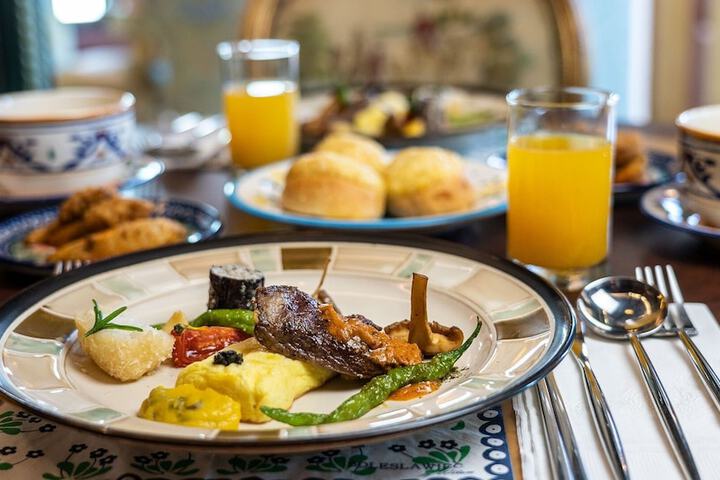Breakfast/Coffee Service 19 of 22