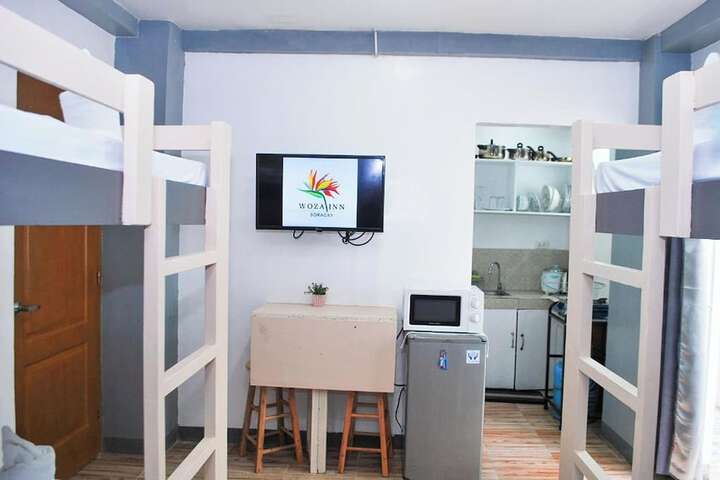 Room 6 of 30