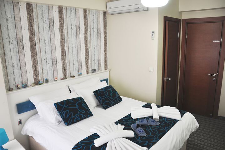 Room 5 of 42