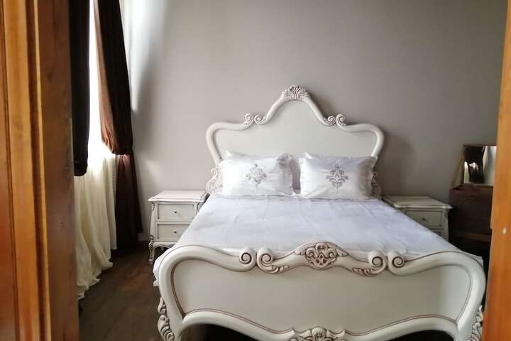 Room 11 of 47