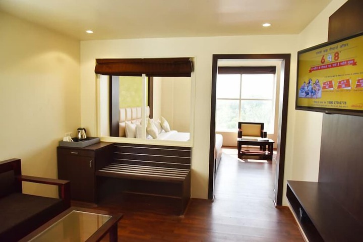 Room 13 of 39